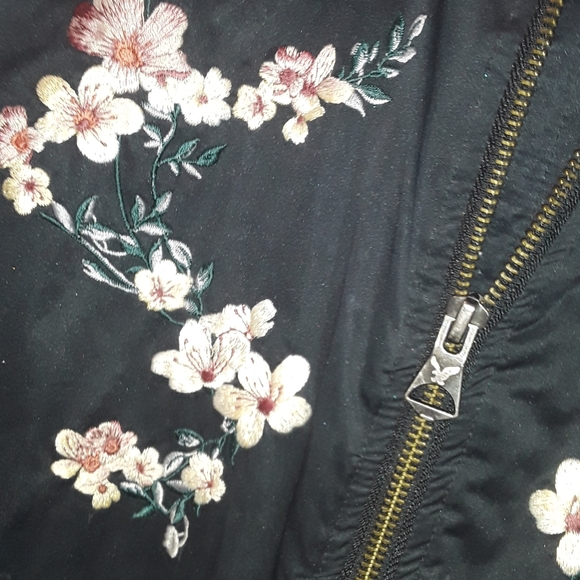 Lovely Bomber Jacket American Eagle Xsmall - Picture 5 of 8